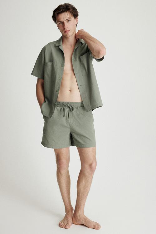 Seersucker pyjama shirt and shorts - green