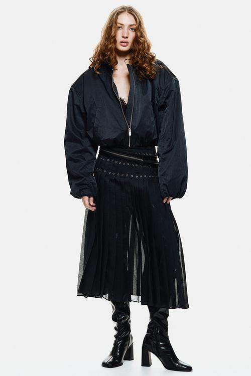 Eyelet-detail plissé skirt - black