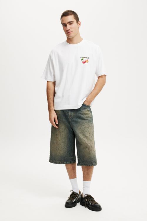 Cropped Fit Graphic T-shirt - White/Cherries