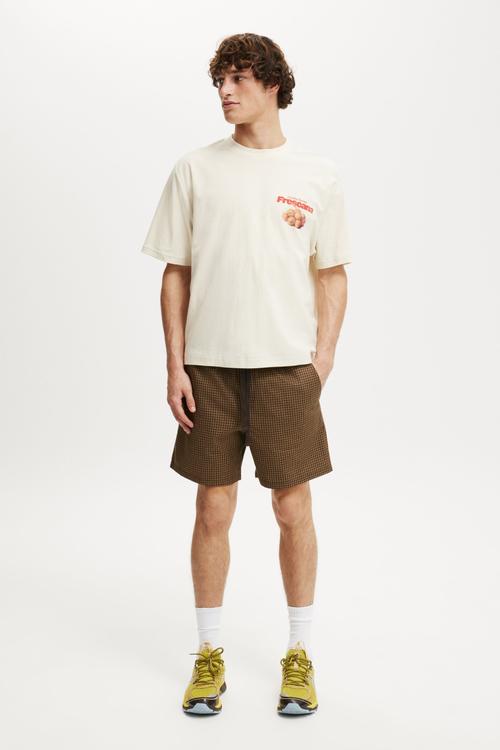 Cropped Fit Graphic T-shirt - Creampuff/Mandarin Bag