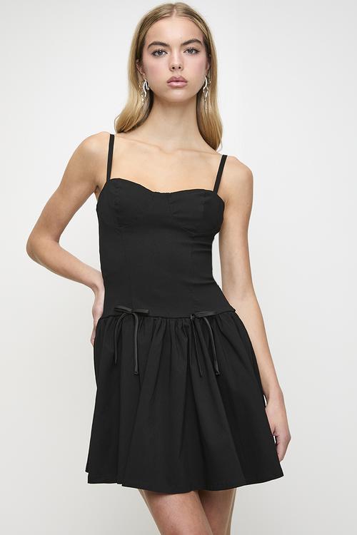 Dream On: Mini Dress With A Dropped Waist And Gauging - Black