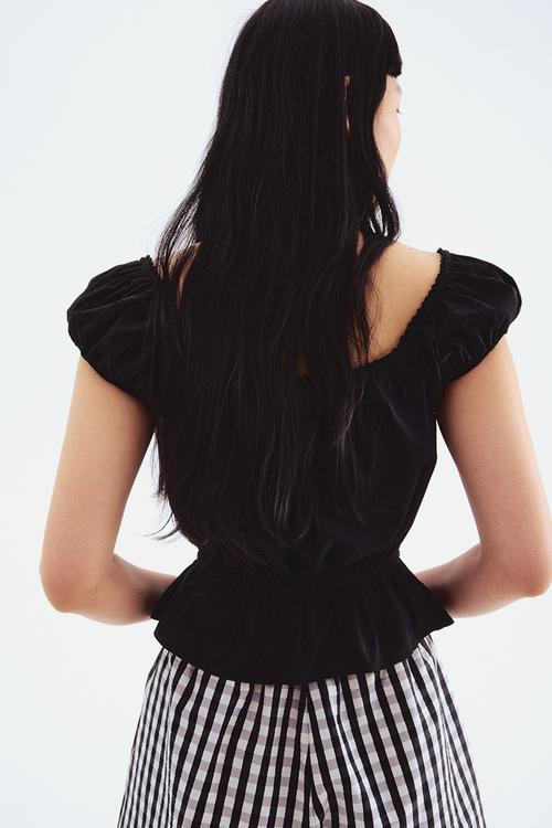 Short blouse - black