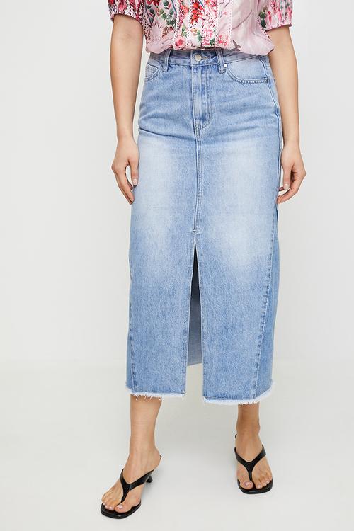 Maxi denim skirt with front slit detail - light wash