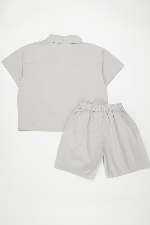 Zip closure shirt with shorts - light grey