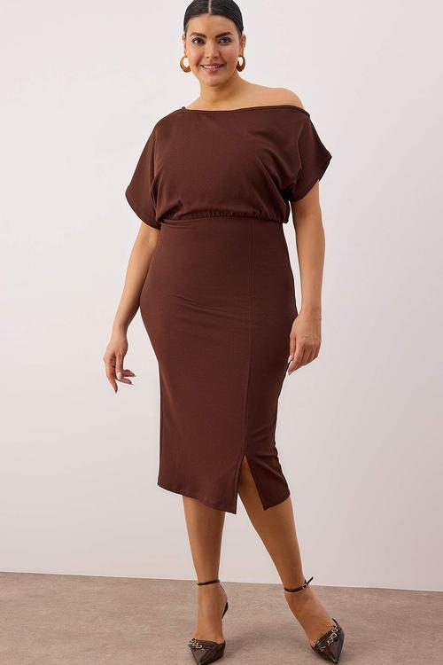 Plus size one shoulder midi dress - brown