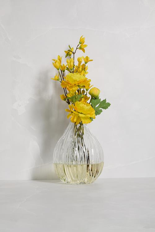 Forsythia yellow with rananculus yellow