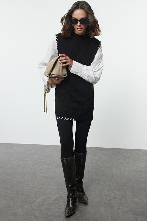 Knitwear Sweater with Stitching Detail - Black