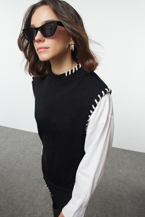Knitwear Sweater with Stitching Detail - Black