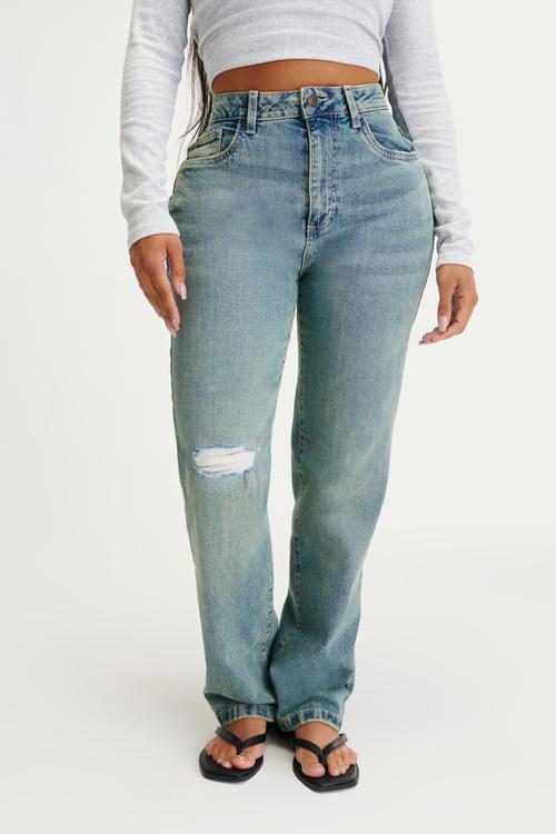 Curvy Stretch Straight Jean - Highway Blue Rip