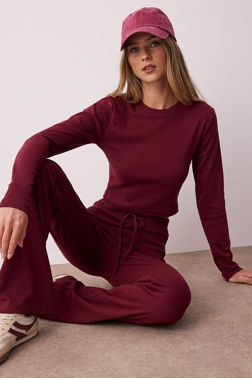 Slim/Fitted Knitted Top and Bottom Set - Bordeaux