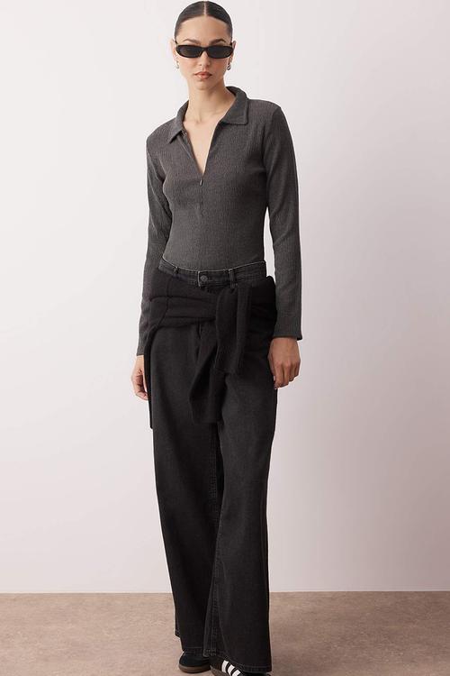 Textured Polo Collar Zippered Body Fitted Stretchy Knitted Blouse - Black