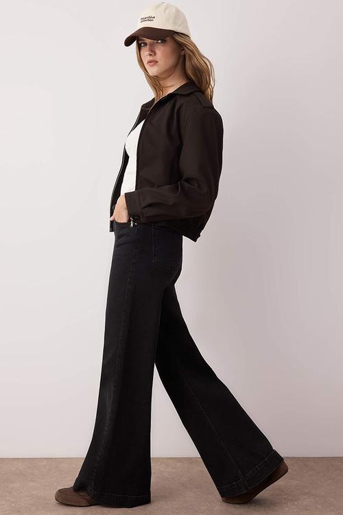 Regular Waist Wide Leg Jean - Black