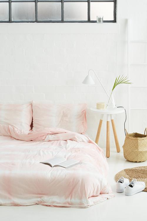 Tie dye knitted duvet set