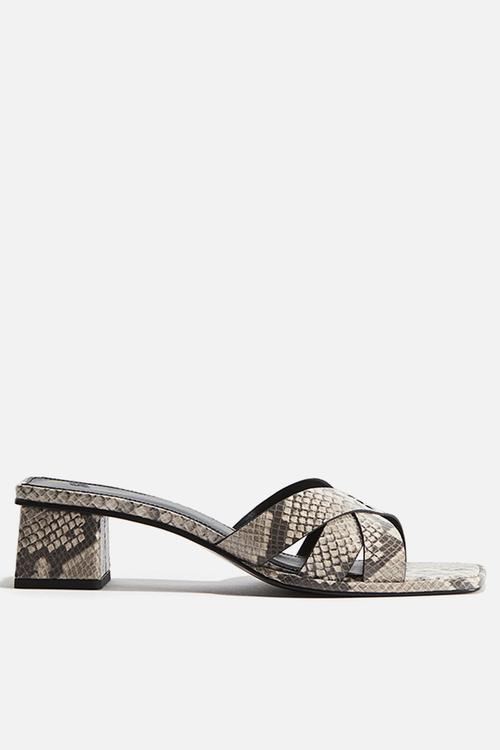 Block-heeled sandals - light beige snakeskin pattern