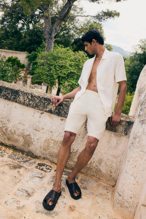 Relaxed fit cotton shorts - beige/striped 