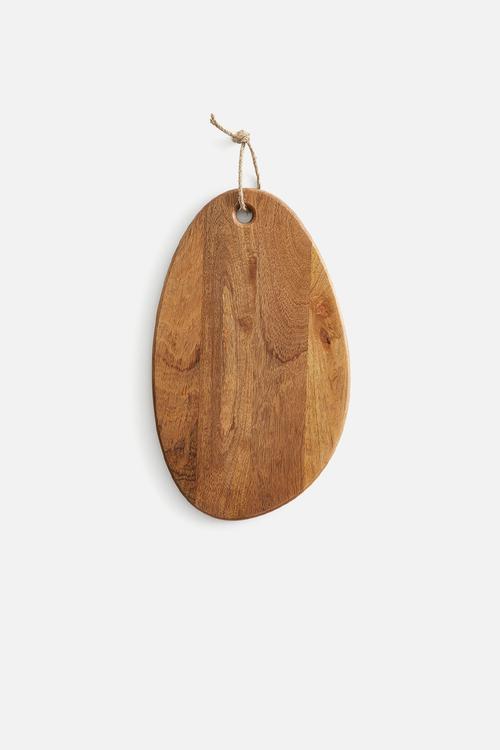 Asymmetric mango wood cutting board - brown