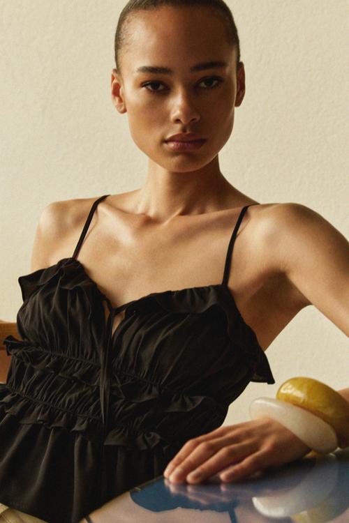 Frill-trimmed strappy top - black