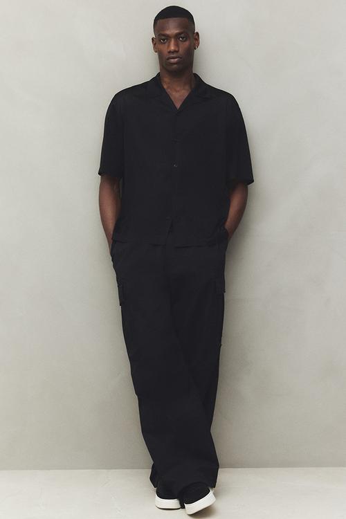 Loose fit cargo trousers - black