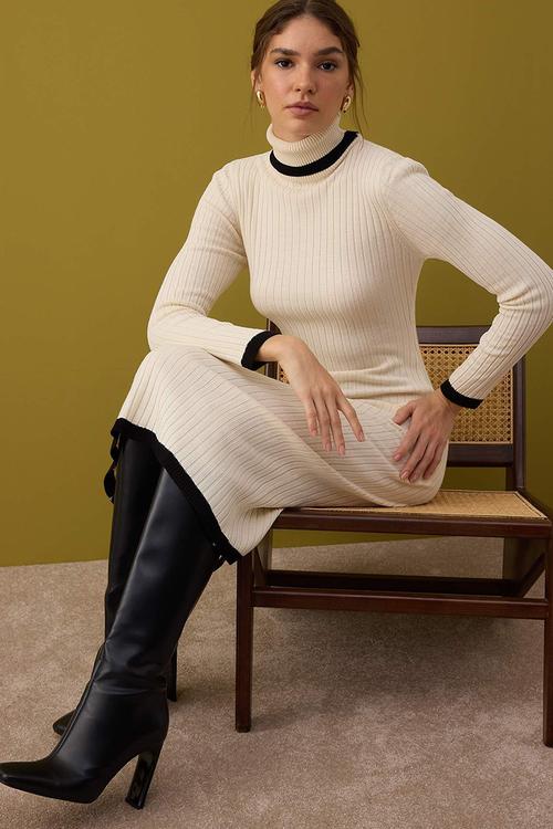 Midi Straight Cut Knitwear dress - Cream