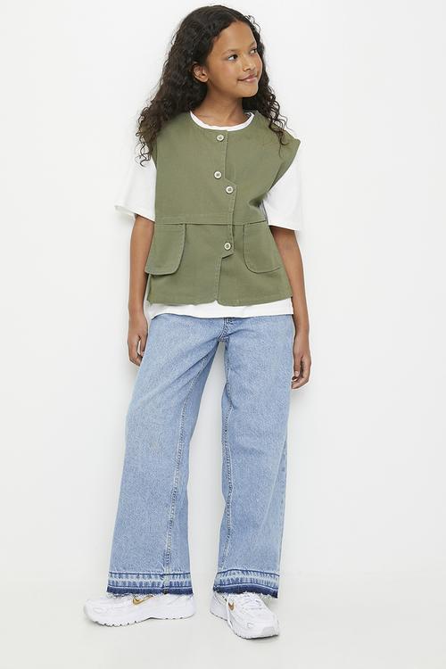 Stylised button closure vest with square patch tee - green/white