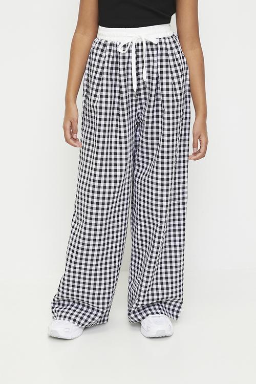 Wide waistband pants with slanted inset pockets - black gingham