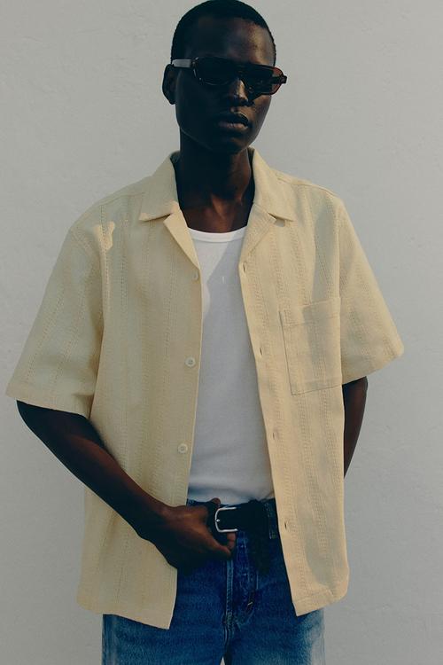 Regular fit textured resort shirt - pale yellow