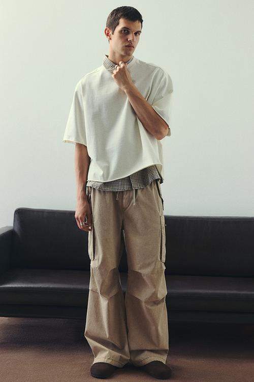 Loose fit parachute trousers - beige