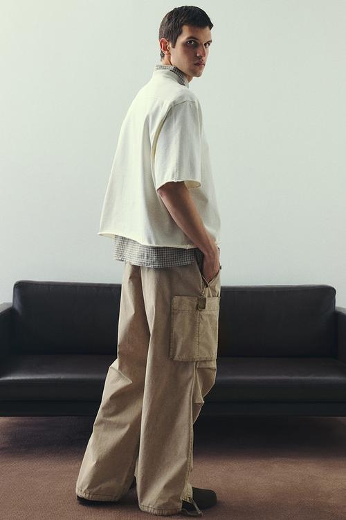 Loose fit parachute trousers - beige