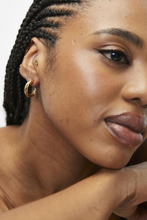 Elegant Twisted Hoop Earrings - Gold