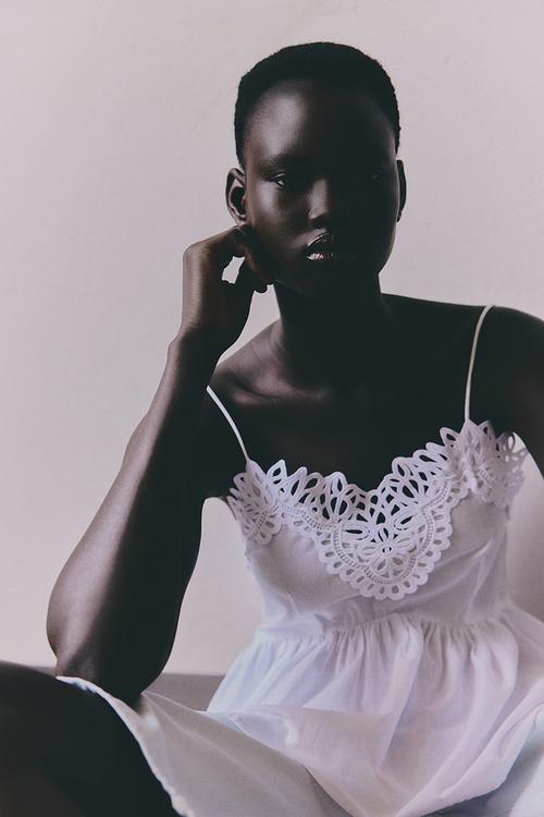 Lace-trimmed strappy top - white