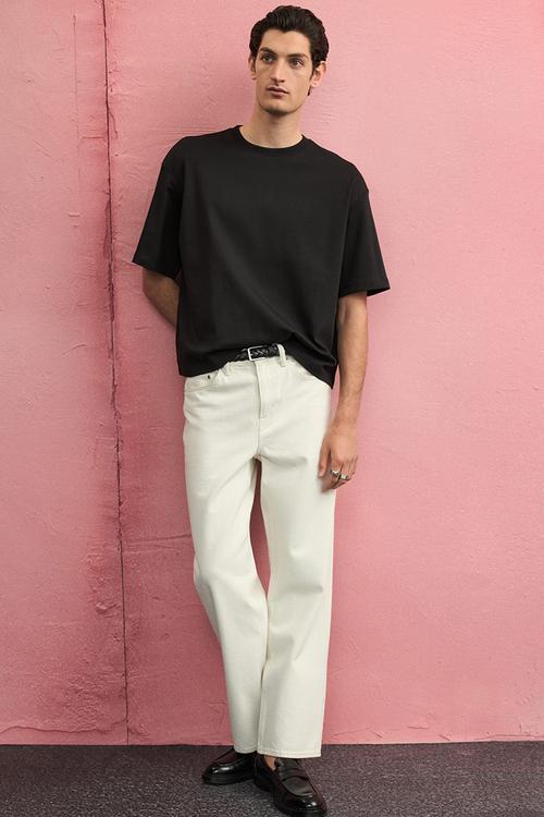 Loose fit boxy-style t-shirt - black