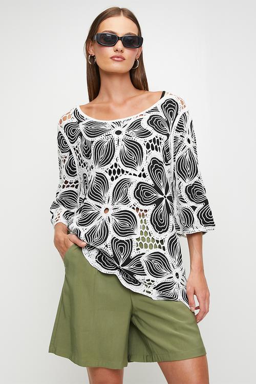 Oversized Two Tone Crochet Flower Top - Black/White