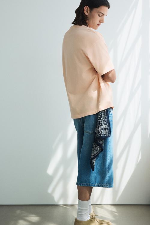 Loose fit printed t-shirt - peach pink postage stamp
