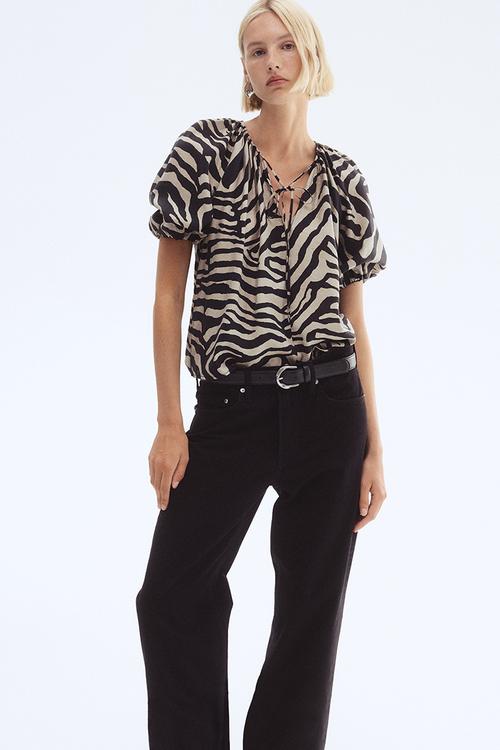 Balloon-sleeved blouse - light beige/zebra print