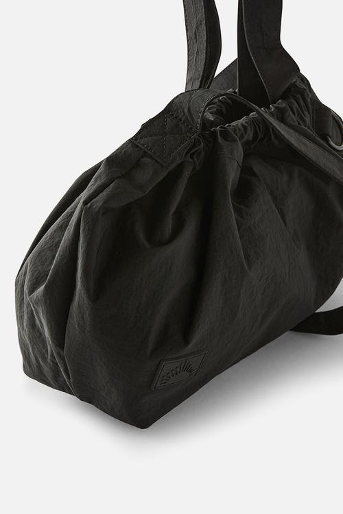Active Scrunch Crossbody Bag - Black
