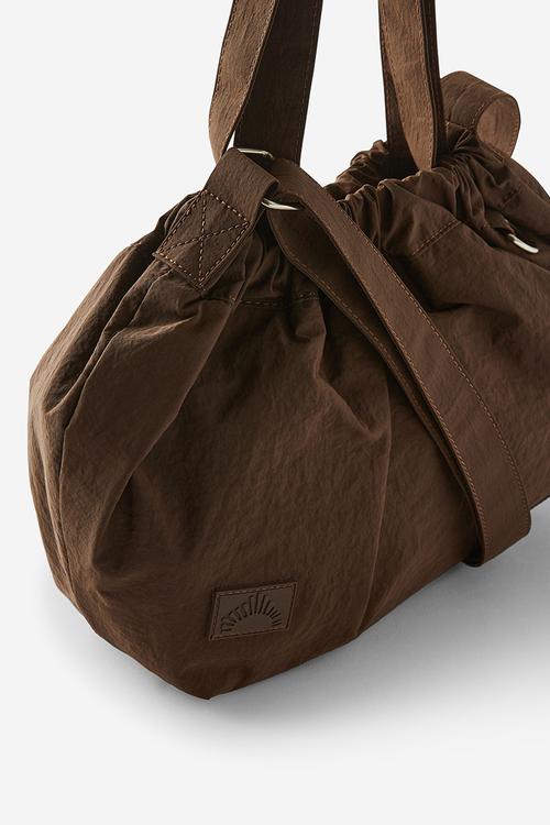 Active Scrunch Crossbody Bag - Deep Taupe