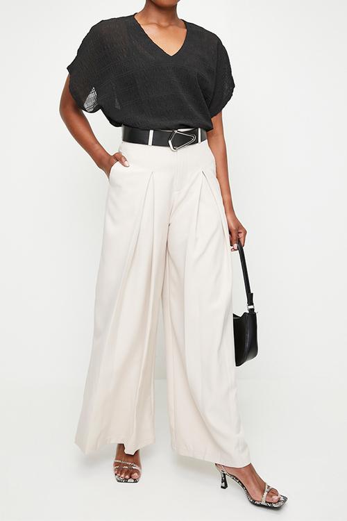 Laundered v-neck boxy shell - black