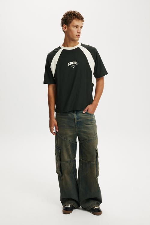 Cropped Fit Graphic T-shirt - Washed Black/Creampuff Studiio Panelled