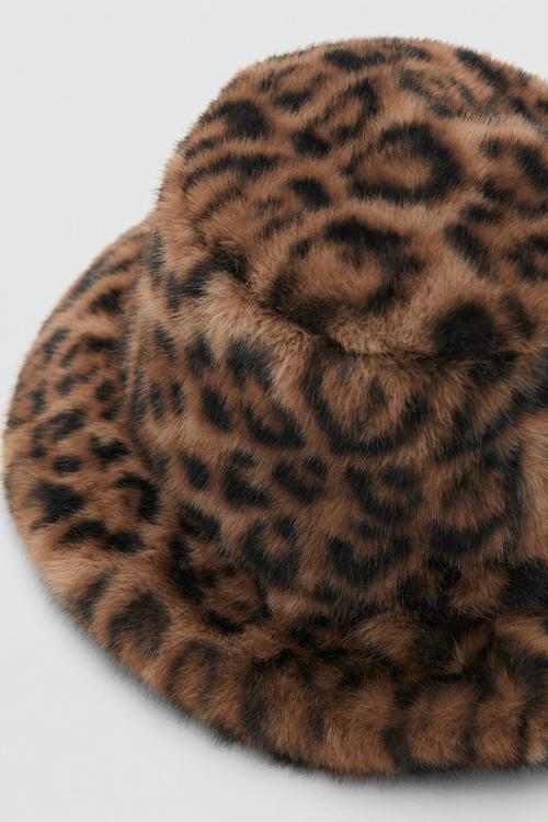 Chesuff beanie-brown