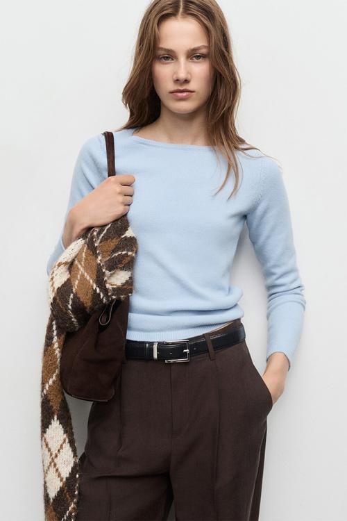 Sweater seeds - light pastel blue