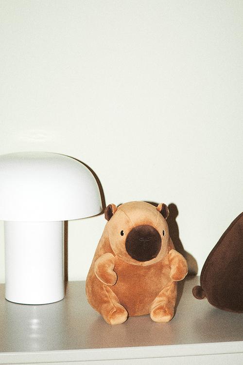 Extra-soft soft toy - light brown/capybara 