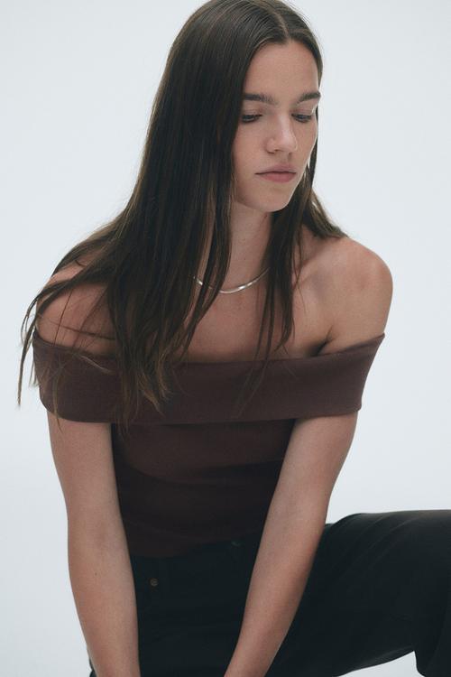 Ribbed off-the-shoulder top - brown