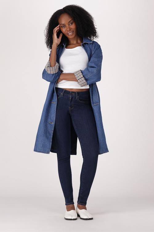 Curvy Skinny Jeans - Outside The Screen