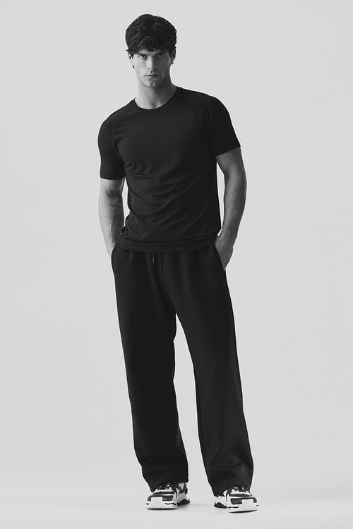 Muscle fit sports t-shirt with drymove™ - black