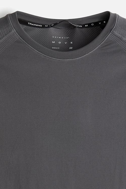 Muscle fit sports t-shirt with drymove™ - grey