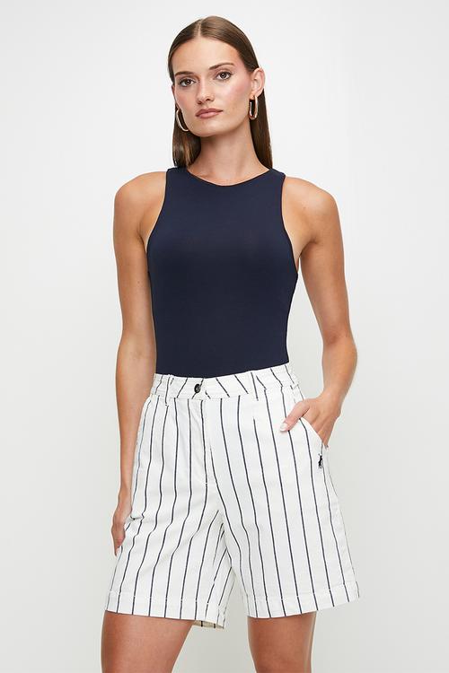 Kerry striped short - off white