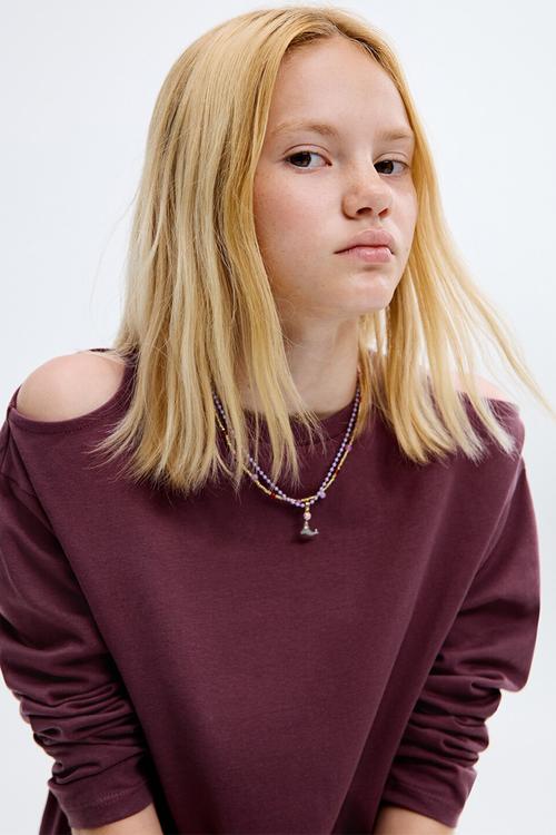 T-shirt cutout - dark red