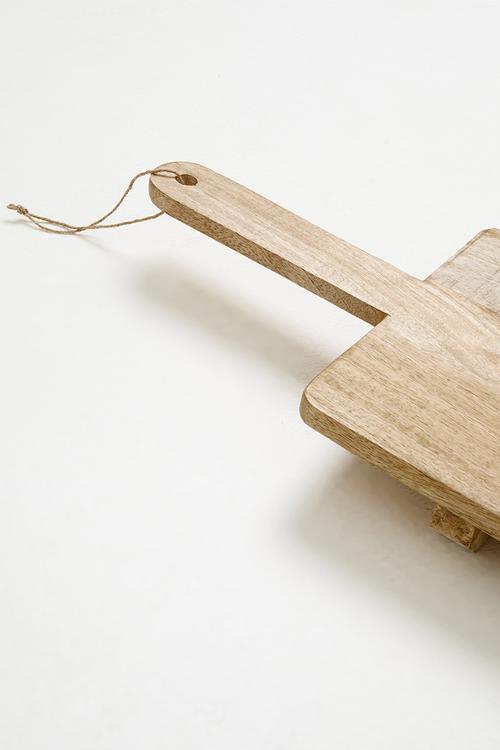 Extra large serving board on foot - natural