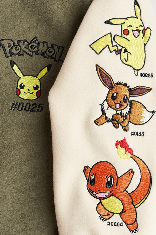 Motif-detail baseball jacket - khaki green pokémon