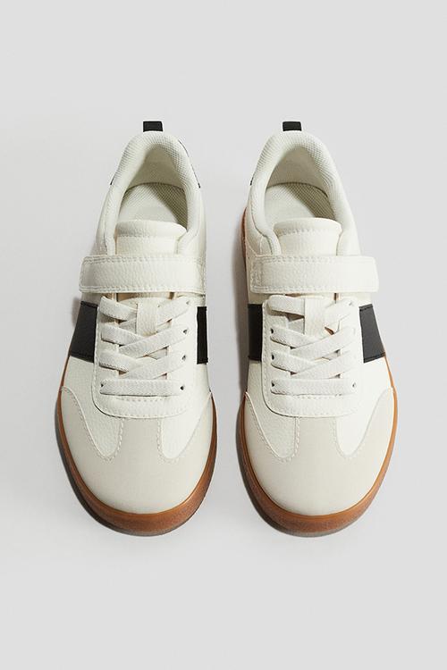 Trainers - cream & black